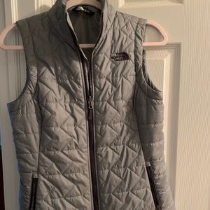 The north face grey quilted down vest